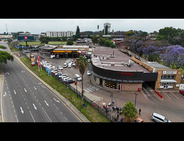 3,776M² RETAIL FOR SALE IN BRYANSTON